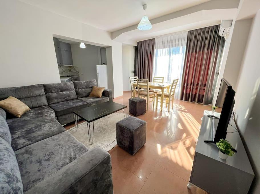 Scanderbeg Square 2Br Apt 地拉那 外观 照片